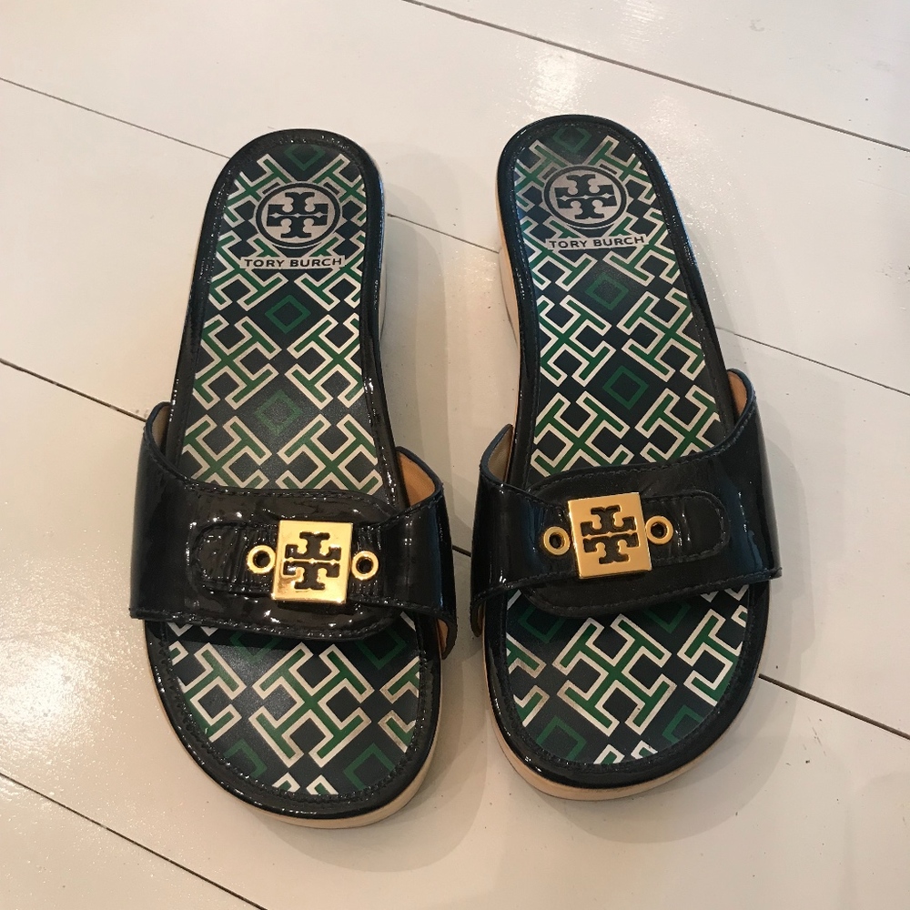 Tory Burch navy patent clog size 7.5